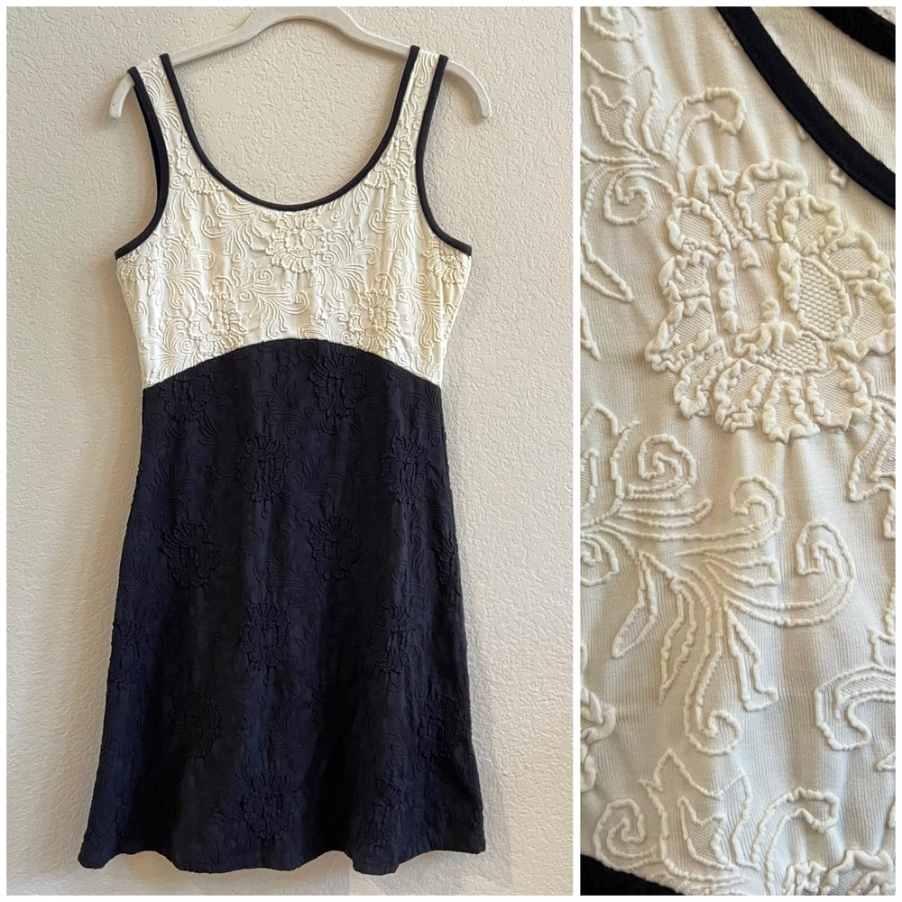 Vintage Y2K Caché Mini Dress Stretchy Textured Floral Black and White Size M